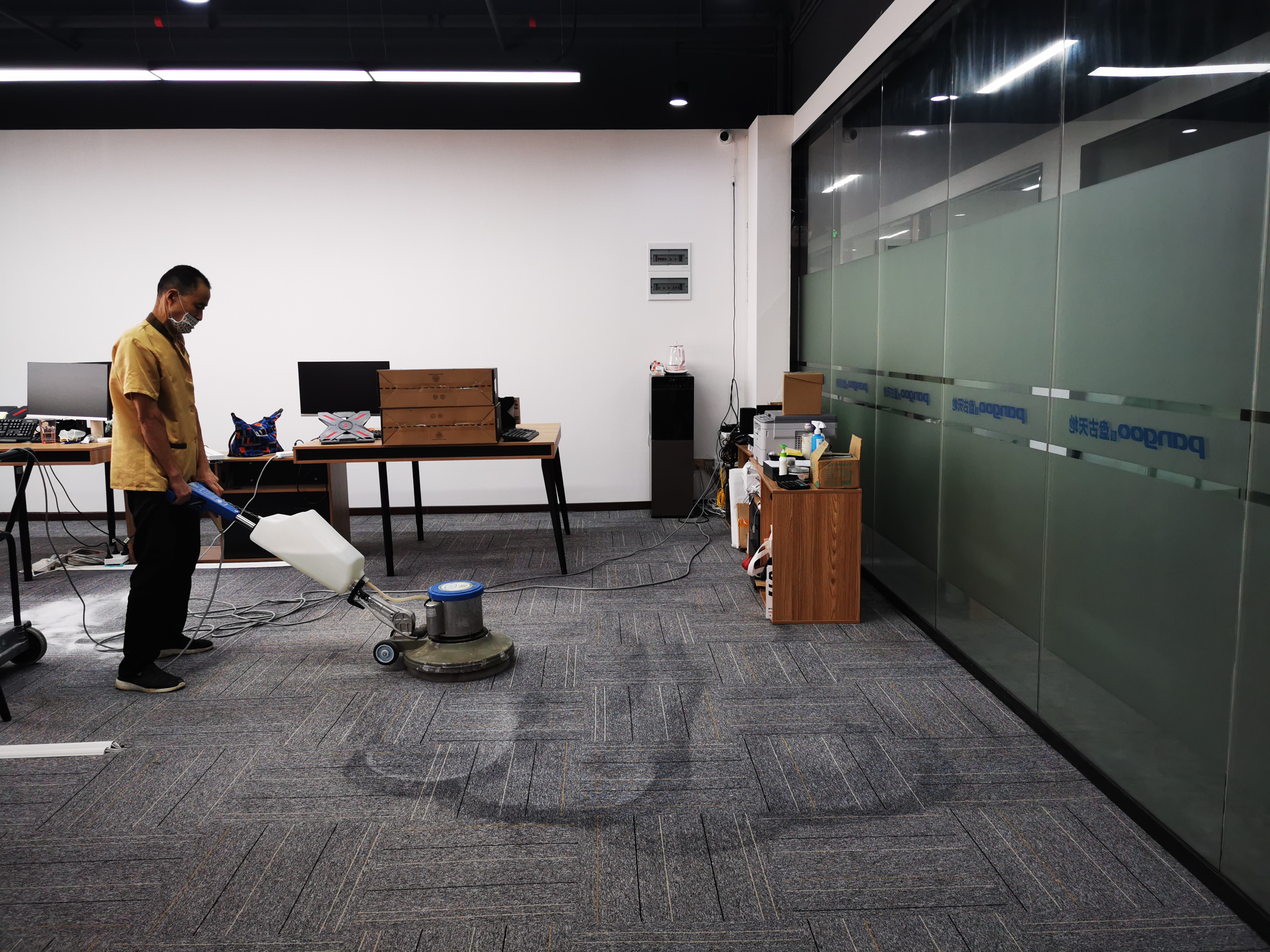 順利清潔 揭開(kāi)開(kāi)荒保潔的奧秘，高效收房必備指南